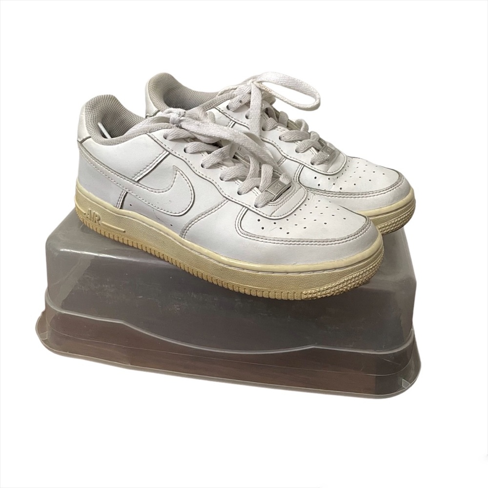 AIR FORCE 1s
